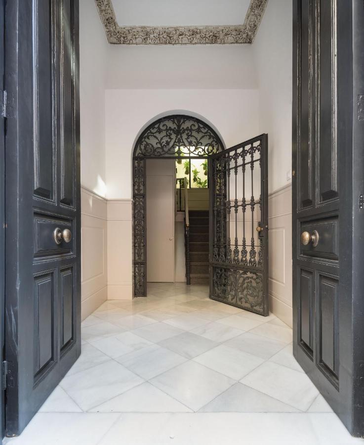 Puerta Catedral Holiday Suites Севилья Экстерьер фото