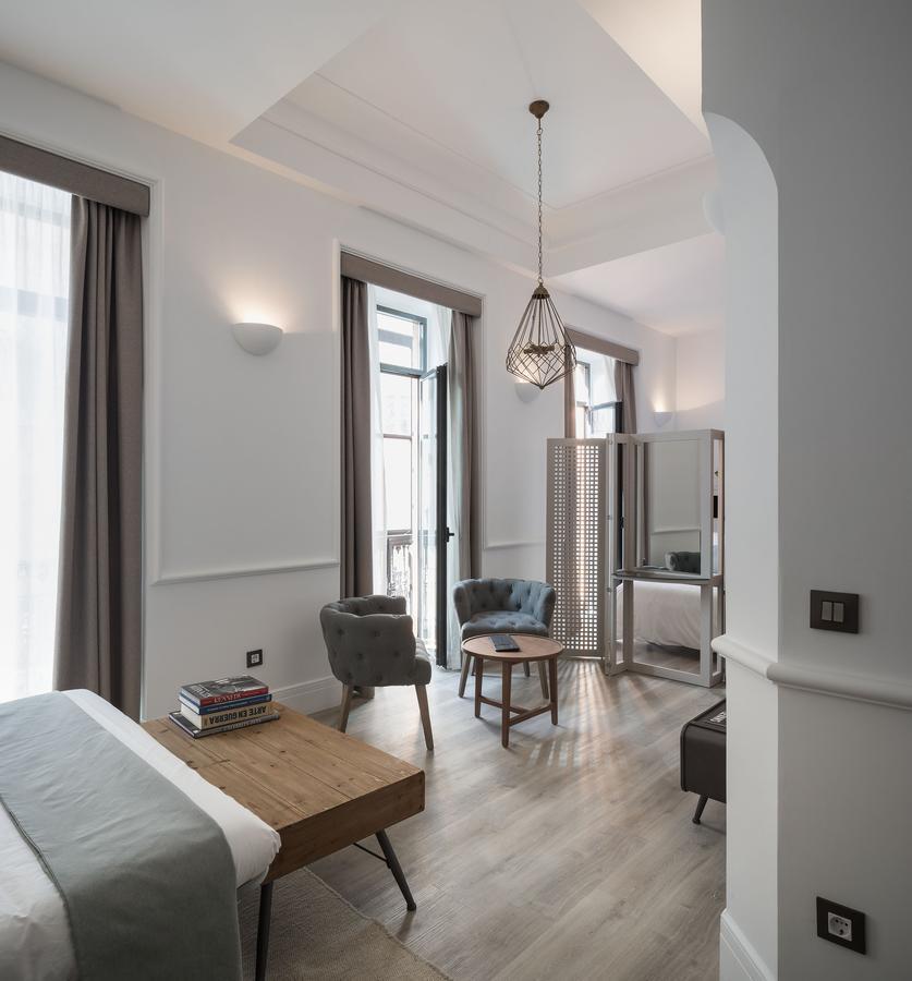 Puerta Catedral Holiday Suites Севилья Экстерьер фото