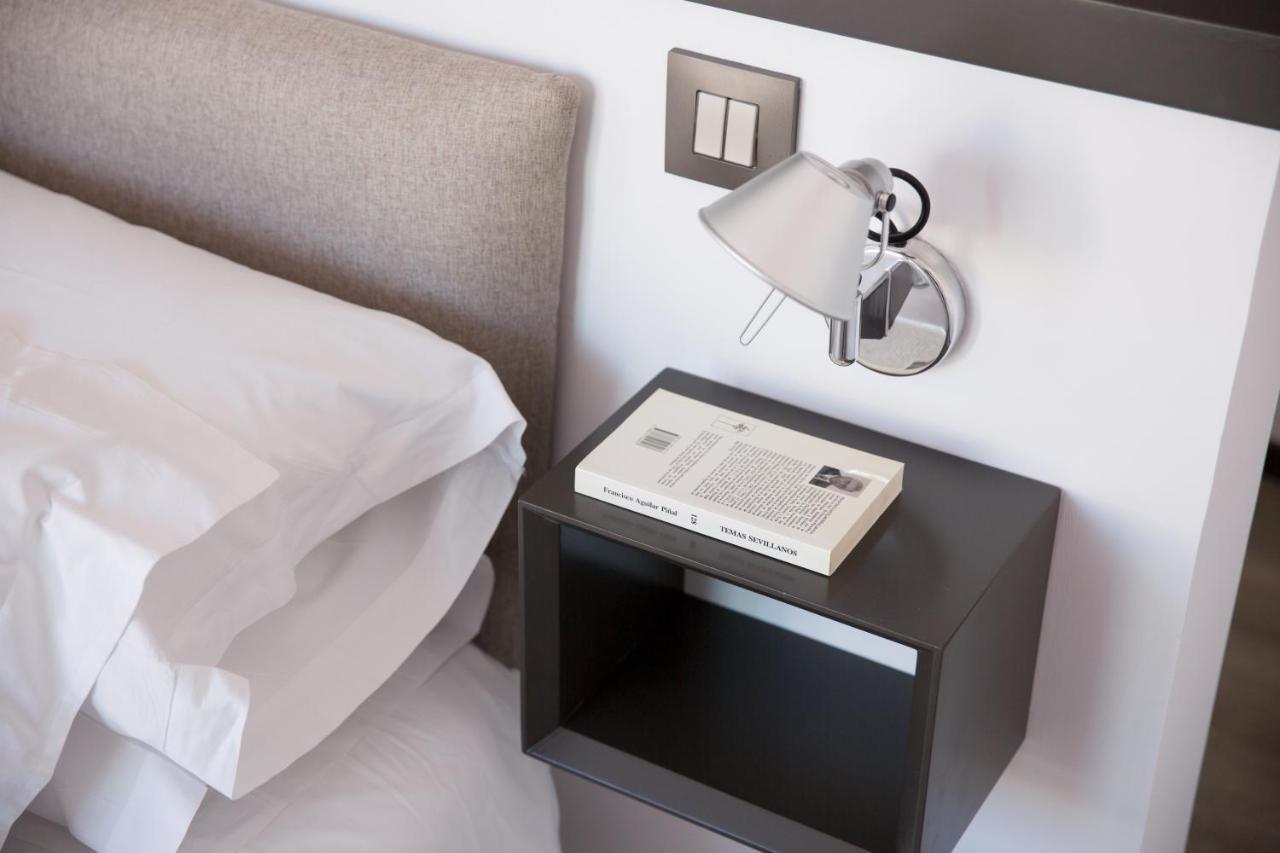 Puerta Catedral Holiday Suites Севилья Экстерьер фото