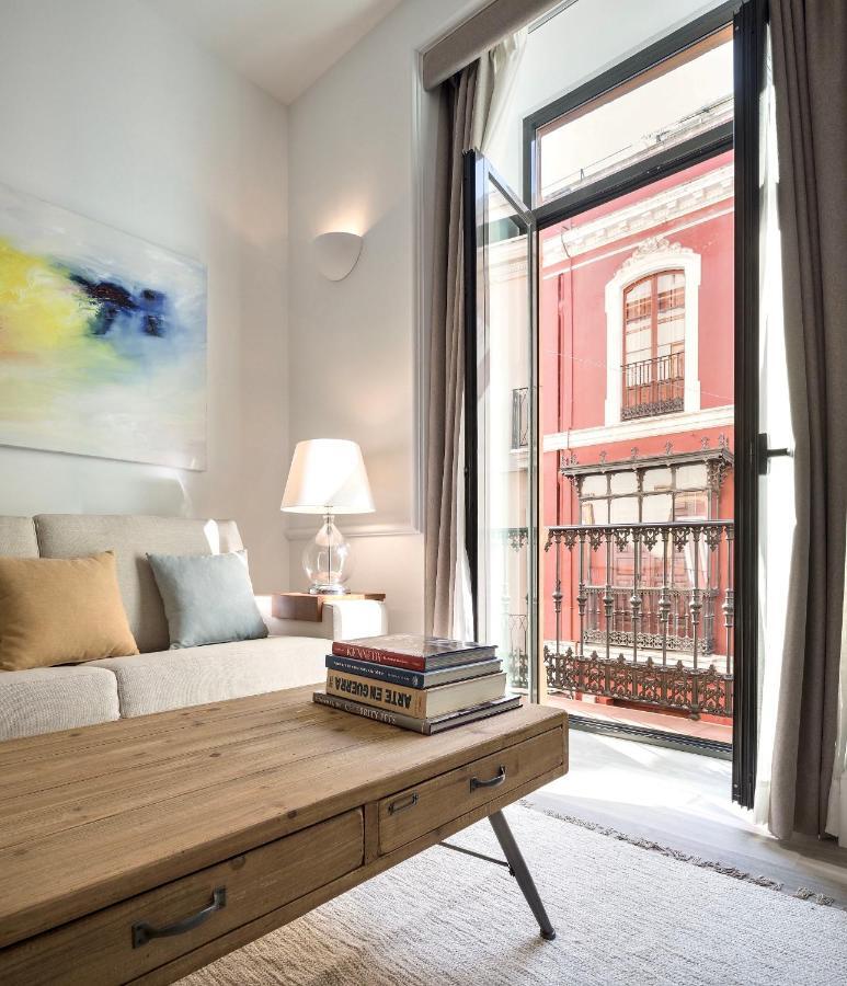 Puerta Catedral Holiday Suites Севилья Экстерьер фото